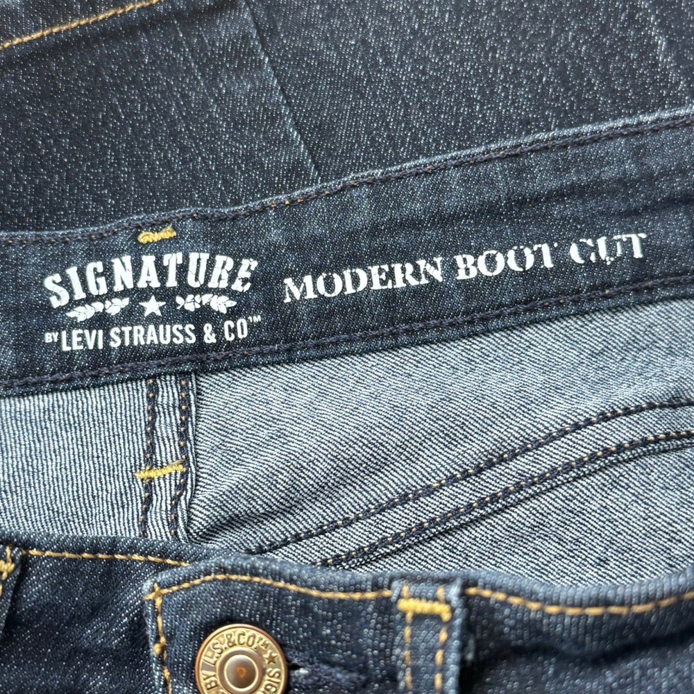 Levi Strauss Signature Gold Women's Mid Rise Straight Leg Jeans - Picture 4 of 6